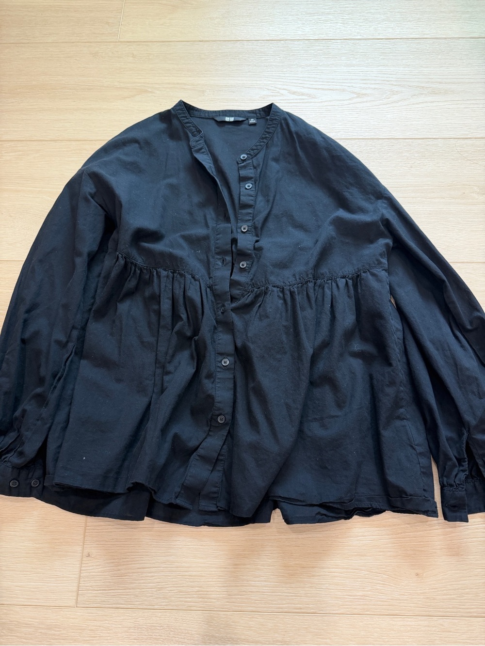 Uniqlo women’s black button down tunic top XS